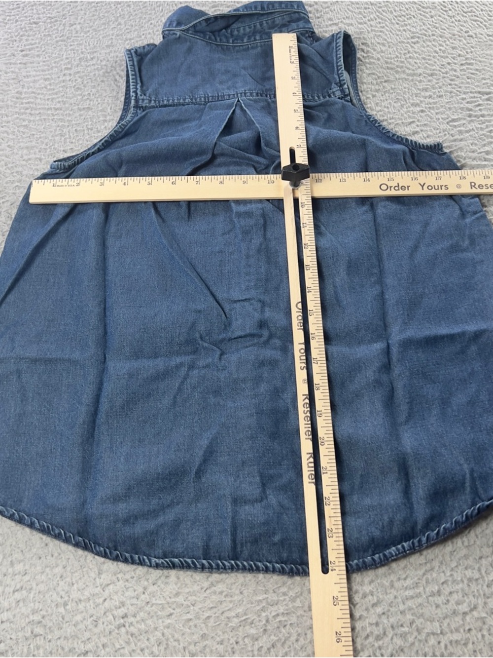 J McLaughlin Top Womens XS Blue Denim Button Linen Blend Sleeveless Preppy - Picture 6 of 6